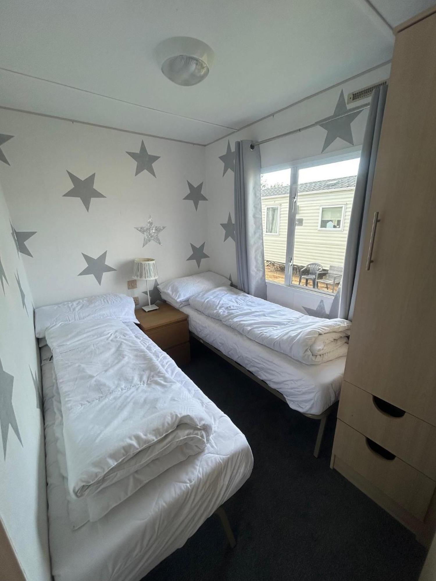 6 Berth Caravan For Hire By The Beach In Heacham, Norfolk Ref 21038C Eksteriør bilde