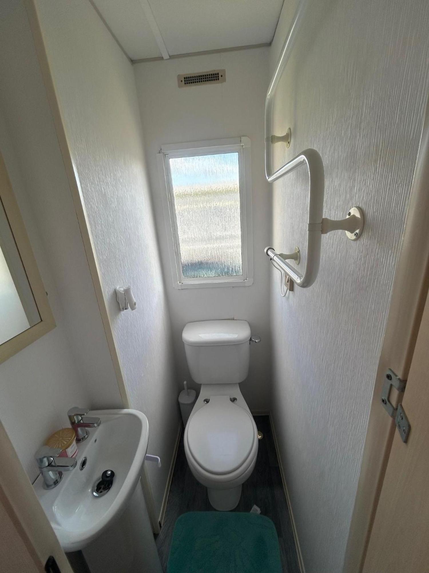 6 Berth Caravan For Hire By The Beach In Heacham, Norfolk Ref 21038C Eksteriør bilde